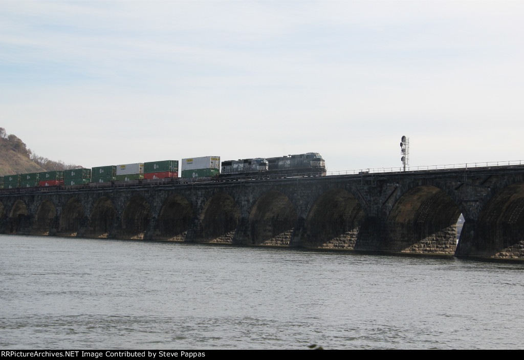 NS 9751 and 1819 take train 21Q over Rockville Bridge